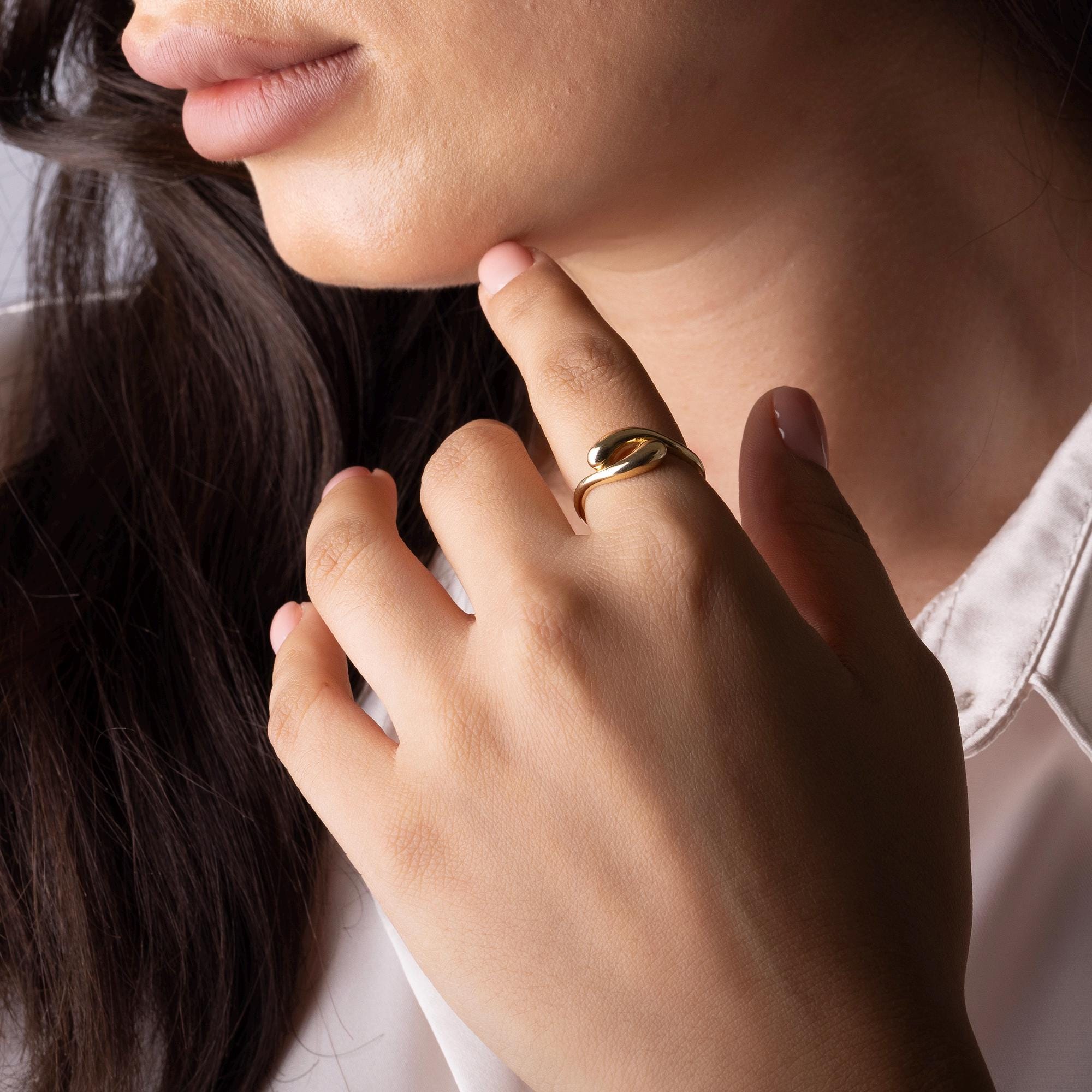 14K Solid Gold Knot Ring, Real Gold Love Knot Band, Dainty Minimalist Ring