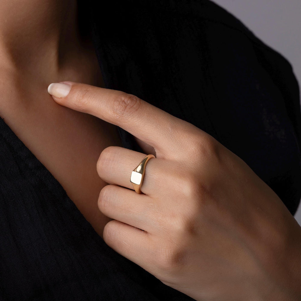 14K Solid Gold Square Signet Ring – Minimalist Gold Band