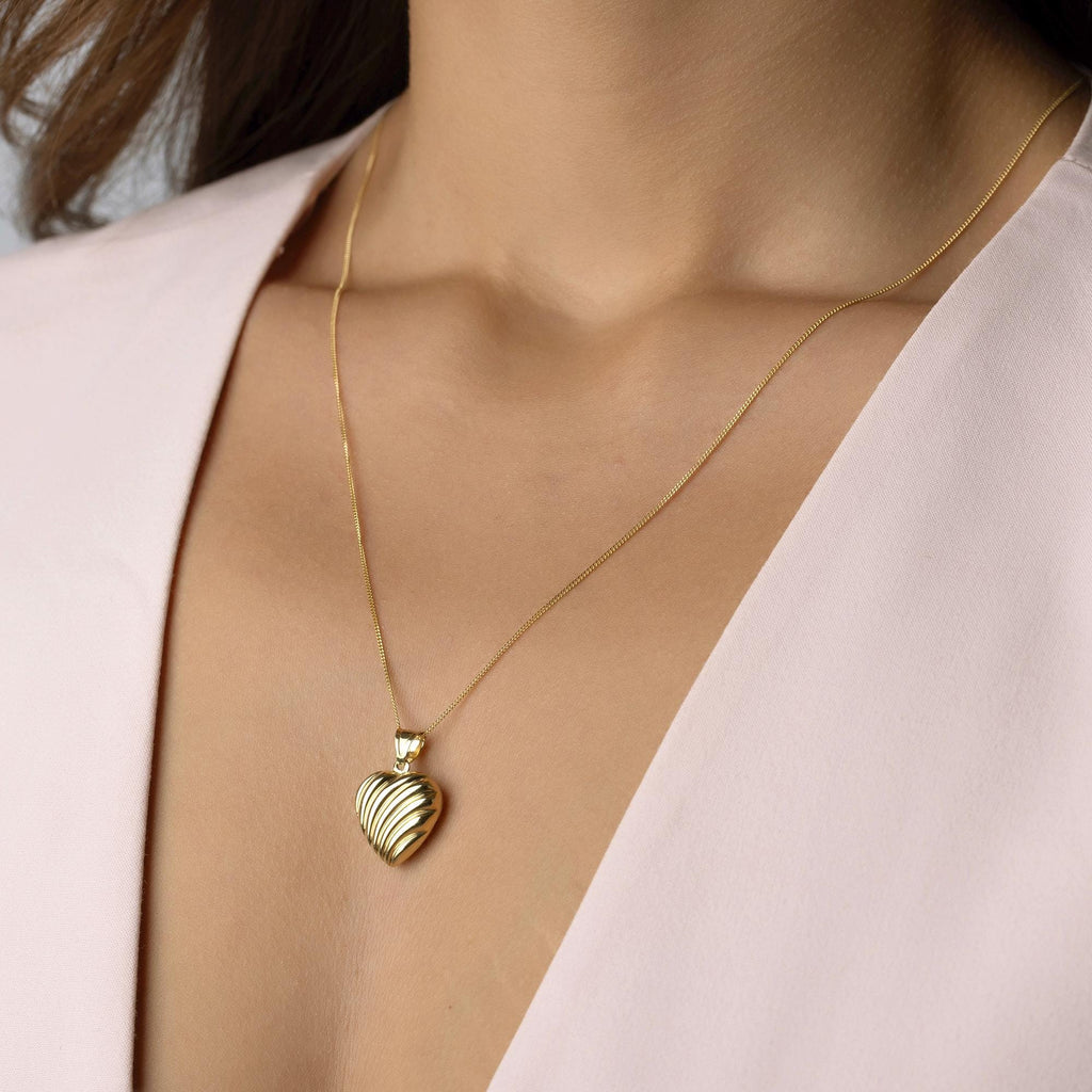 14K Solid Gold Ribbed Heart Necklace - Elegant Dainty Necklace